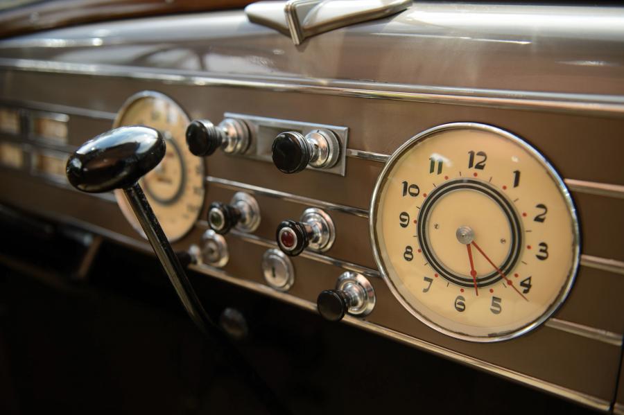  Cadillac Twelve Formal Sedan by Fleetwood 1937 года  (фото 12 из 26)